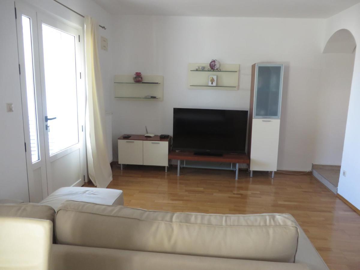 Apartments Tonka Pakostane Bagian luar foto